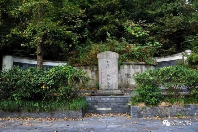 ▼陆羽墓▲三癸亭陆羽墓位于妙西镇妙峰山景区,景区历史悠久,是中华茶