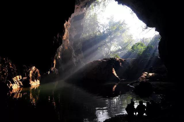 湖南锁龙洞里卧着一条巨龙,"龙气缭绕"村民不敢靠近,你信吗?