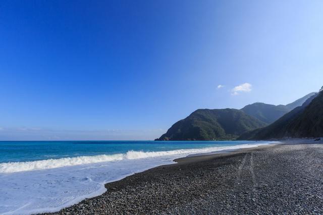 比三亚人少，比青岛海鲜多！这个明星都常来的海岛，景美消费低！