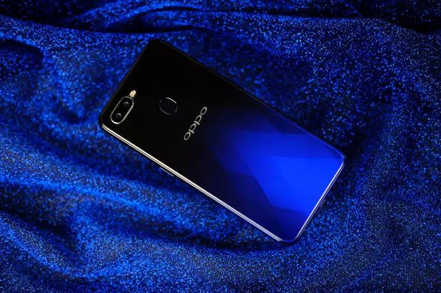 性价比高oppoa7x颜值吸睛