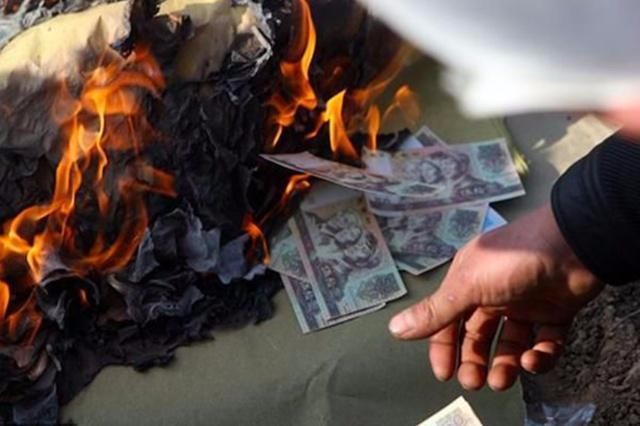 在农村,有人去世后,为什么要把他们的衣服给烧掉?是迷信吗?