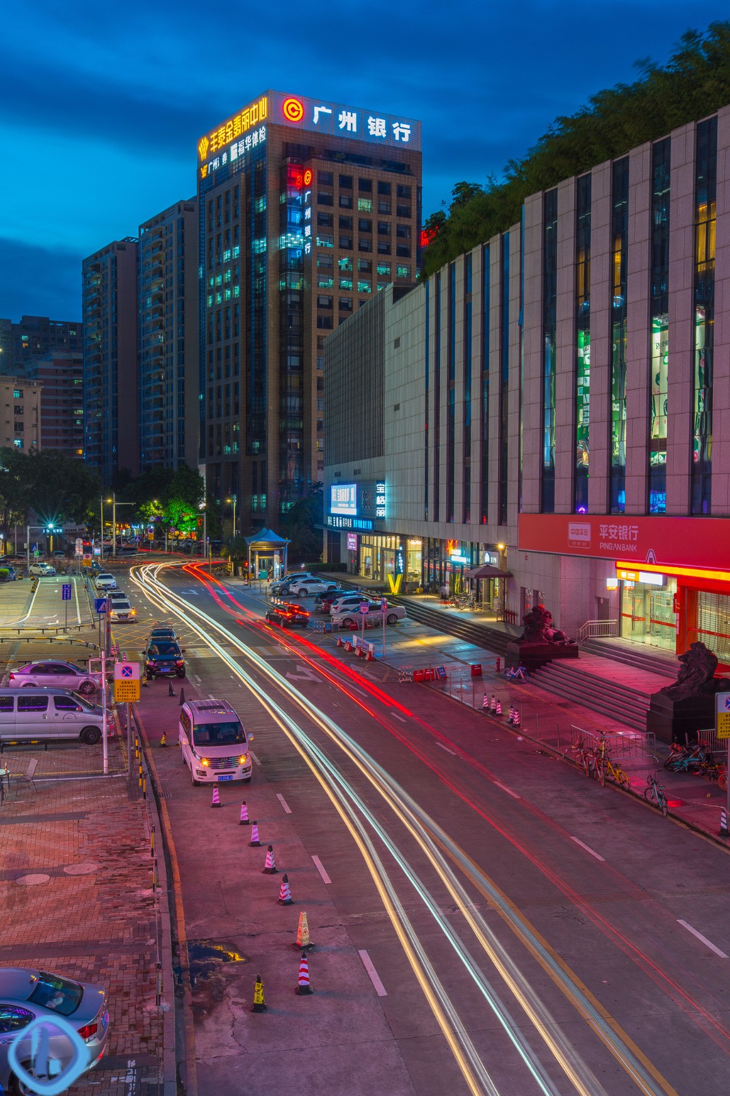 来东莞街头走一走看看城市繁华的夜景