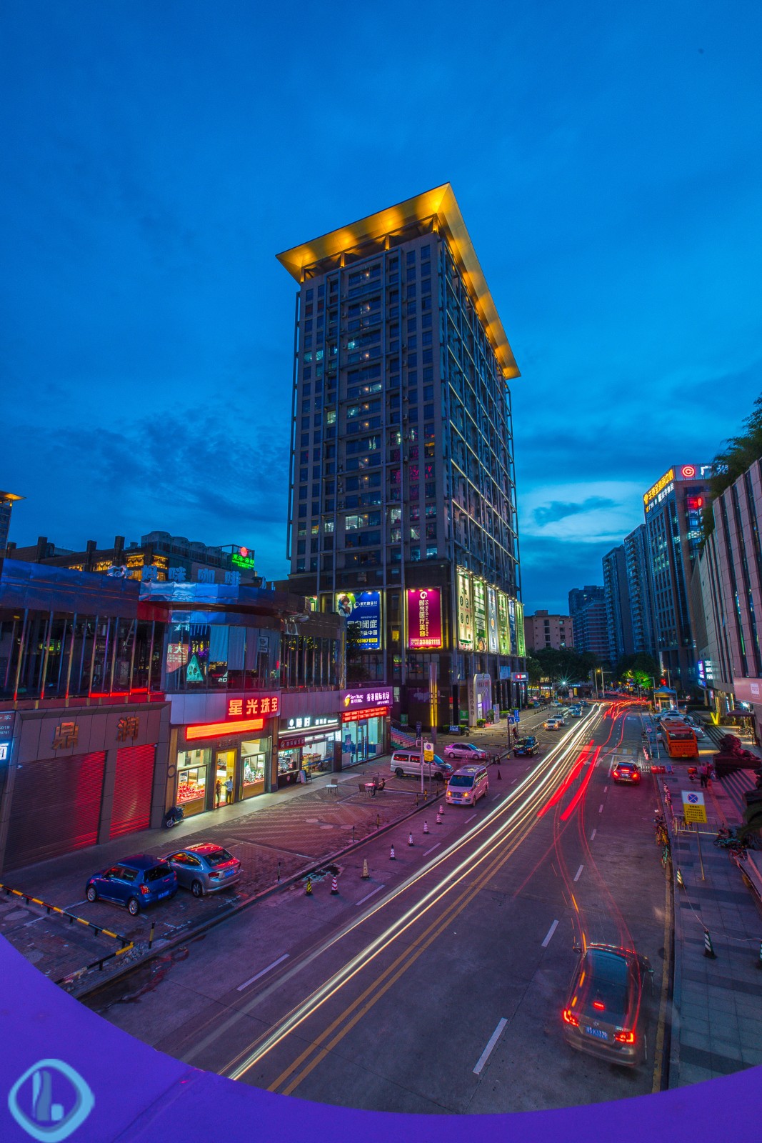 来东莞街头走一走看看城市繁华的夜景
