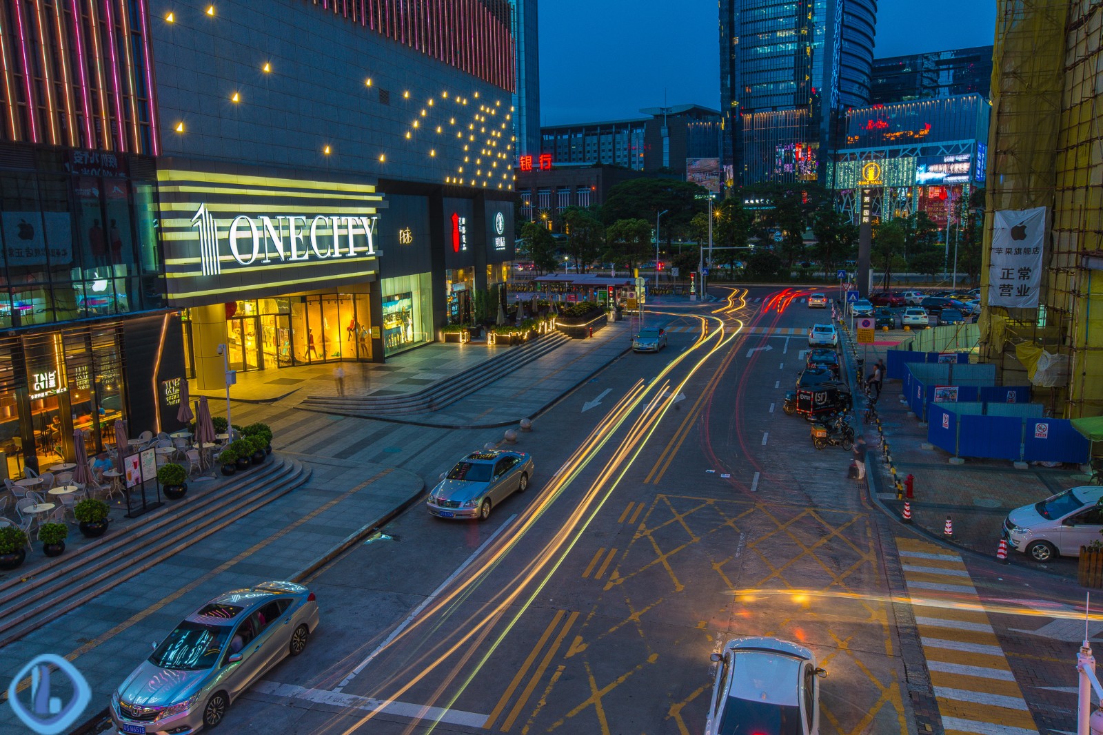 来东莞街头走一走看看城市繁华的夜景