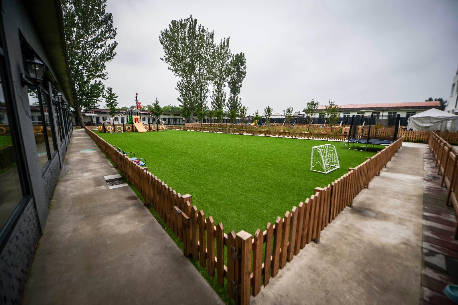 麦田里的苟利园