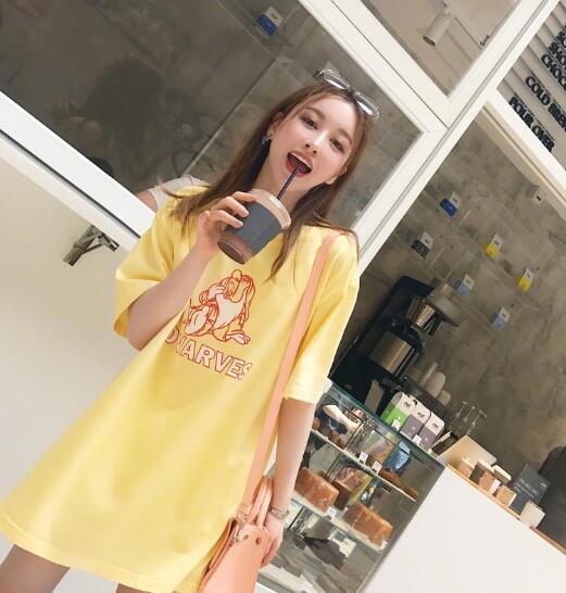 卢姥爷凉了其女友反而越来越火赵梦玥微博为300万粉丝发福利