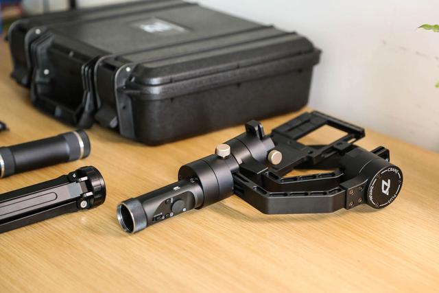 拍视频担心画质单反稳定器来了智云三轴稳定器craneplus体验