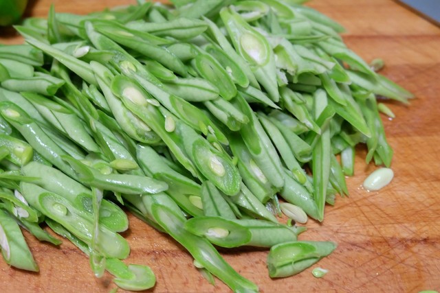 夏天炒菜爱吃素,蔬菜和菌类同炒营养好,不放肉都很香,下饭!