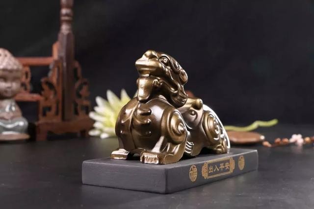 貔貅真的能招财吗?看看李嘉诚的这些收藏你就知道了__财经头条