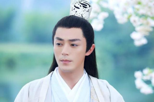 明星被粉丝教训后的反应:朱一龙委屈,杨幂怼回