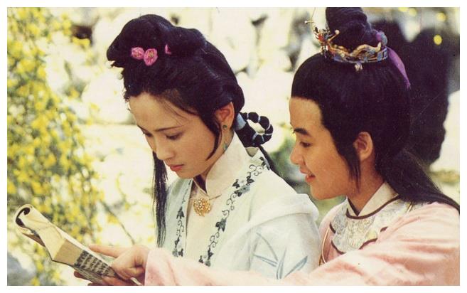 她演贾宝玉走红,30岁嫁大三岁好男人不离不弃,而她胖的认不出|夏菁