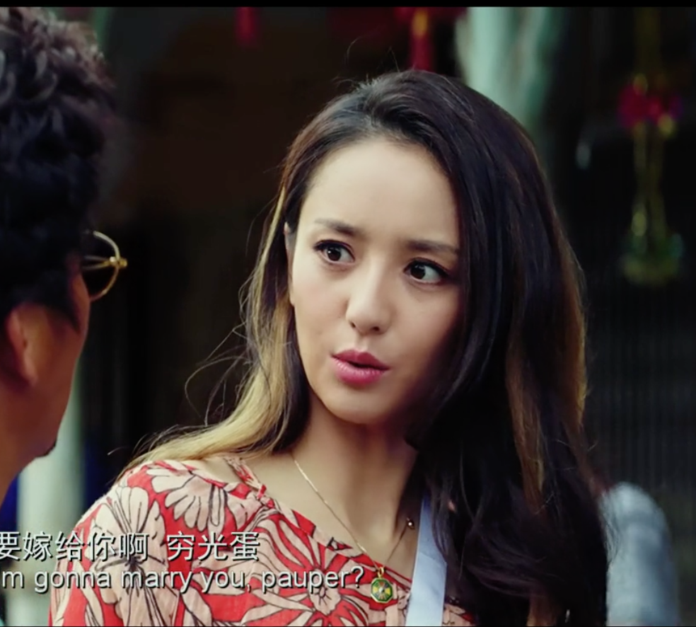 佟丽娅在两部唐人街探案中哪个形象更美