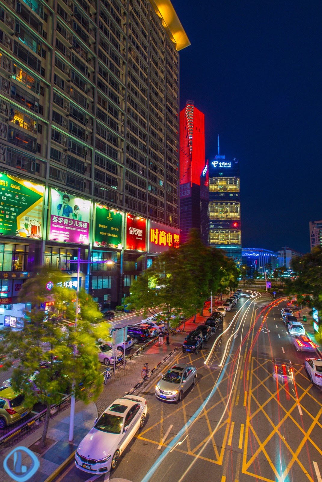 来东莞街头走一走看看城市繁华的夜景