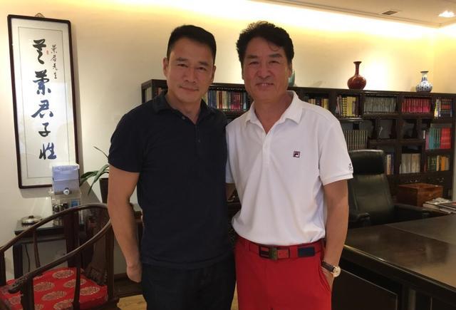 三版武松谁是偶像丁海峰和陈龙争相与祝延平合影看看谁最帅