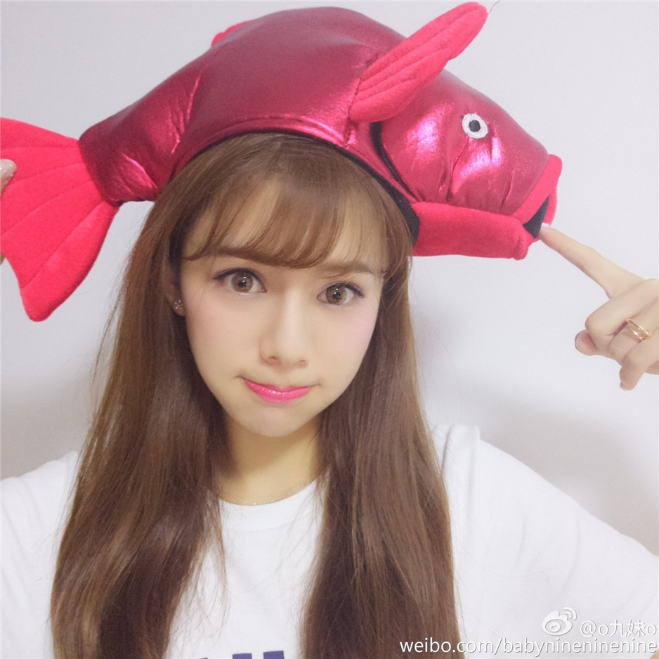 90后的美女陈思佳emily微博私拍图片