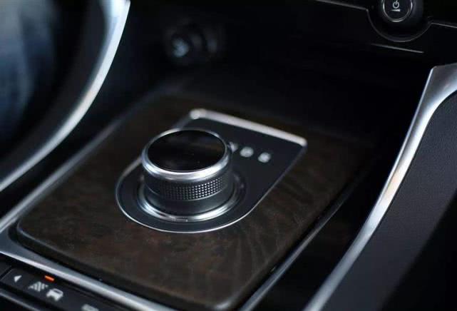 奔驰的怀挡还有这种用途!这些电子挡杆你见过多少?