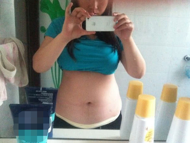 25岁宝妈喂奶,公公竟在旁边看着,老公的一番话让宝妈怒斥离婚!