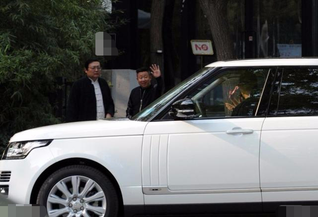 内地第一个片酬10万一集演员李连杰接班人今拿千万片酬拍电影