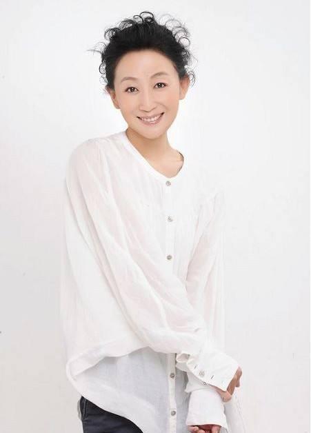 军人家庭出身, 低调大满贯视后, 陈道明最欣赏她却53岁婚姻成谜