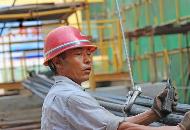 心痛!南外一清洁工在巷子角落去世……平凡的他们,温暖无数人!