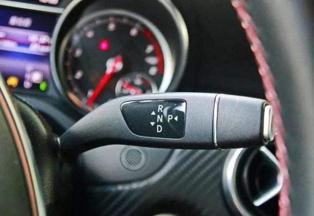 奔驰的怀挡还有这种用途!这些电子挡杆你见过多少?