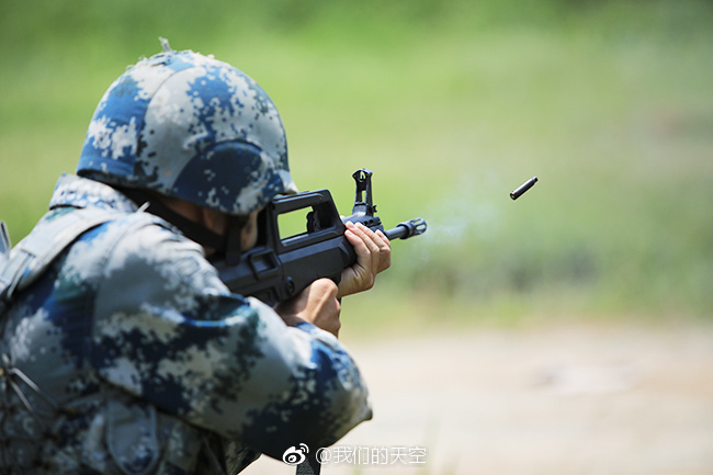 真枪实弹,不服来战!直击空军“猎人”实弹射击训练!|空军|猎人|训练_新浪新闻