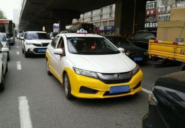 为什么出租车当中很少看到本田的车?的哥说出了2个原因