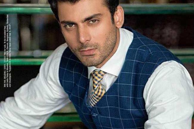 巴基斯坦最受欢迎的男明星 帅的你想跪 和妻子恩爱20年从没有绯闻