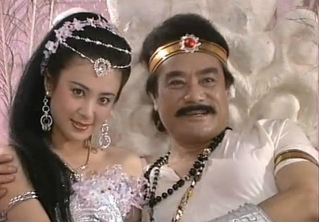 14岁出道,演妲己闻名,曾拥有20间服装店,如今让人唏嘘