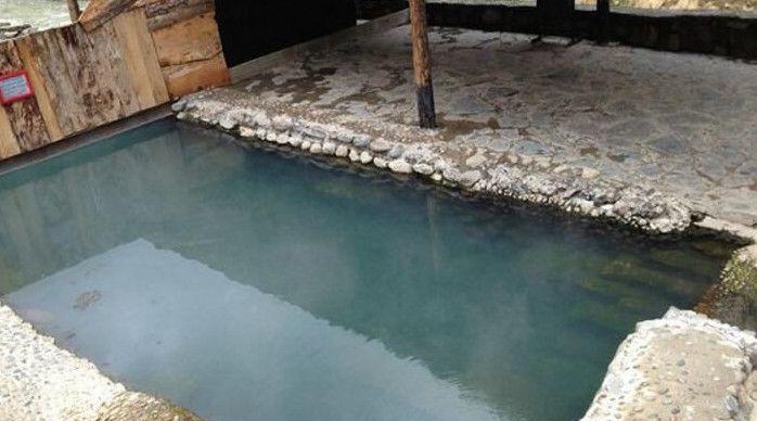 去西藏旅游, 神奇的德仲温泉要泡, 人蛇共浴是否敢尝试?