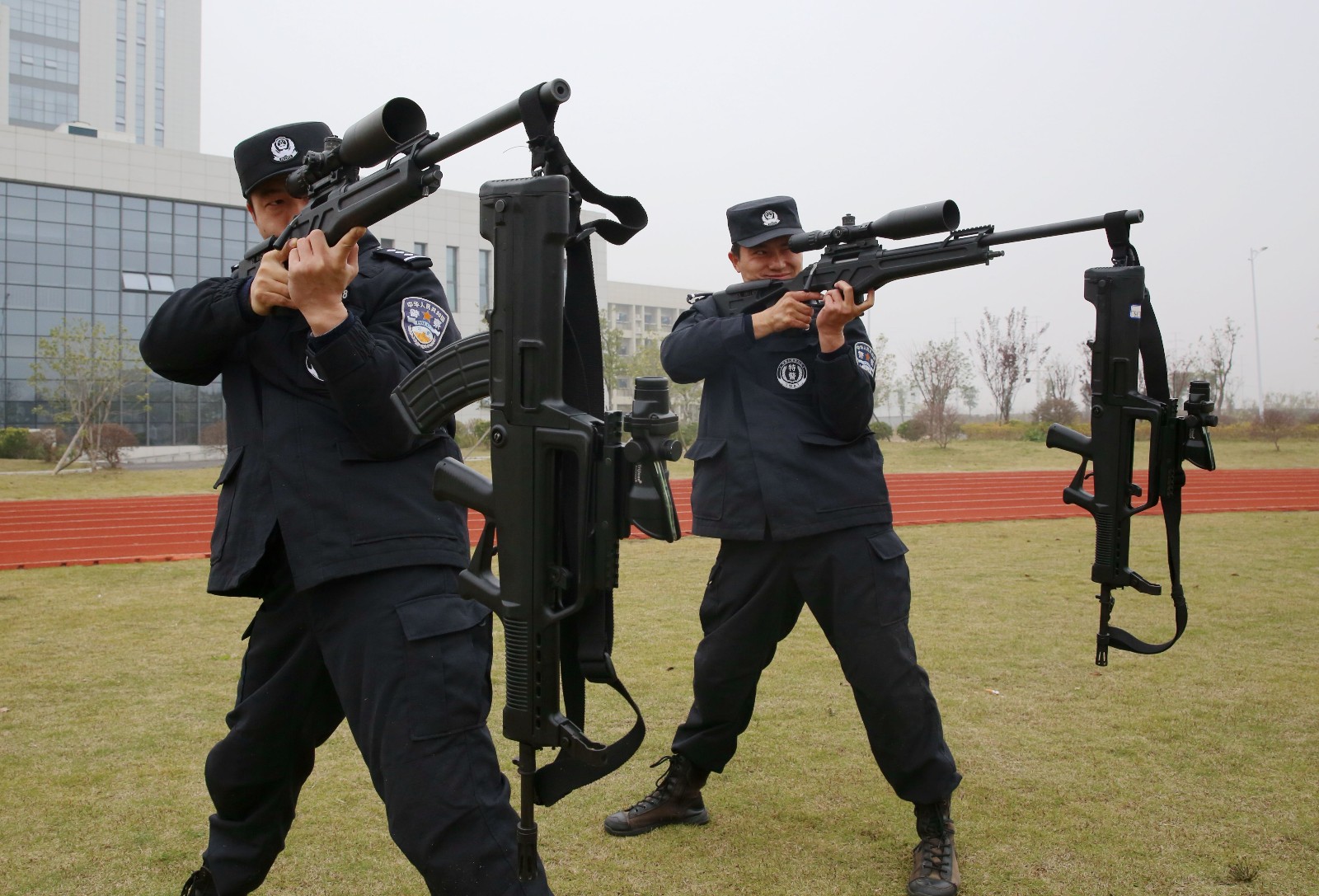 安徽安庆:让子弹飞!特警神枪手练就百步穿杨