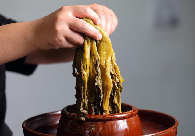 怎么腌酸菜不烂不长毛?大厨告诉你一个方法,值得收藏!