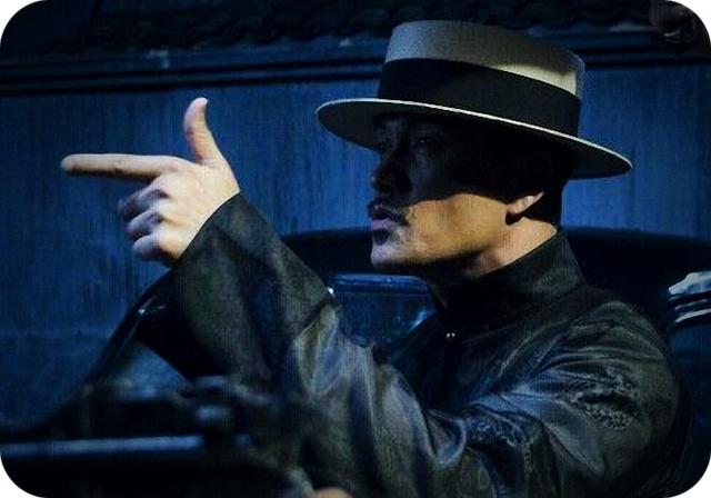 这部《上海滩》,也让周润发凭借"许文强"的角色,打响了演艺圈!