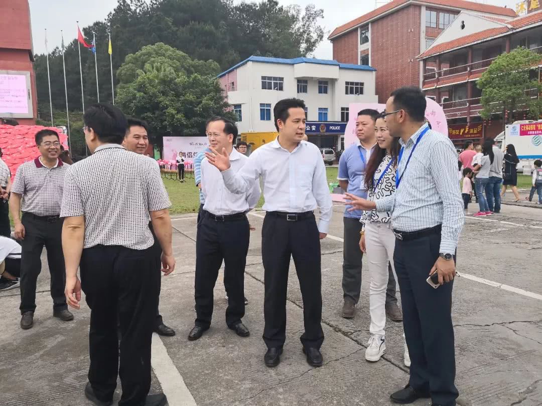 市政府副市长李欣对仁化县五一期间旅游市场进行督导巡查