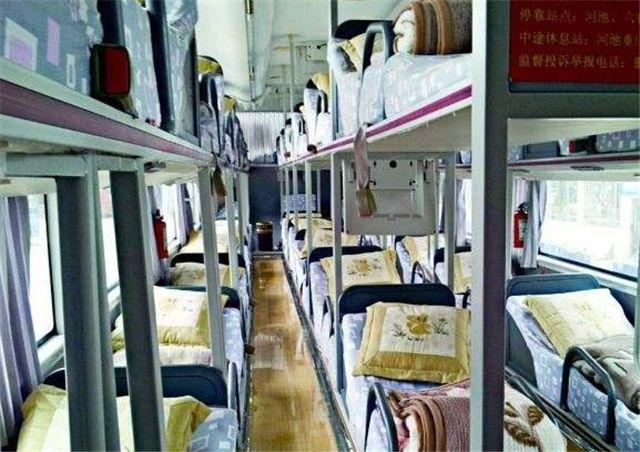 不知道各位去有没有乘坐过卧铺大巴,它是1种供全体乘客卧睡的长途客车