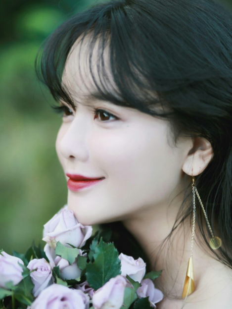 罗小伊,水灵秀气,楚楚可人的小姐姐