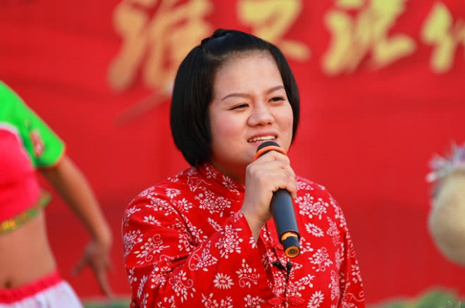 虽然长相平平,身高只有一米五,但是张月乔用自己的行动改变了自己的