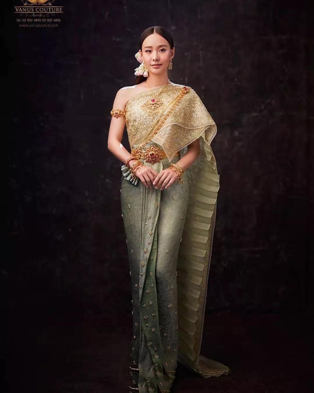 泰星toey的泰服照美翻众人aff女星生日众多圈内好友送祝福