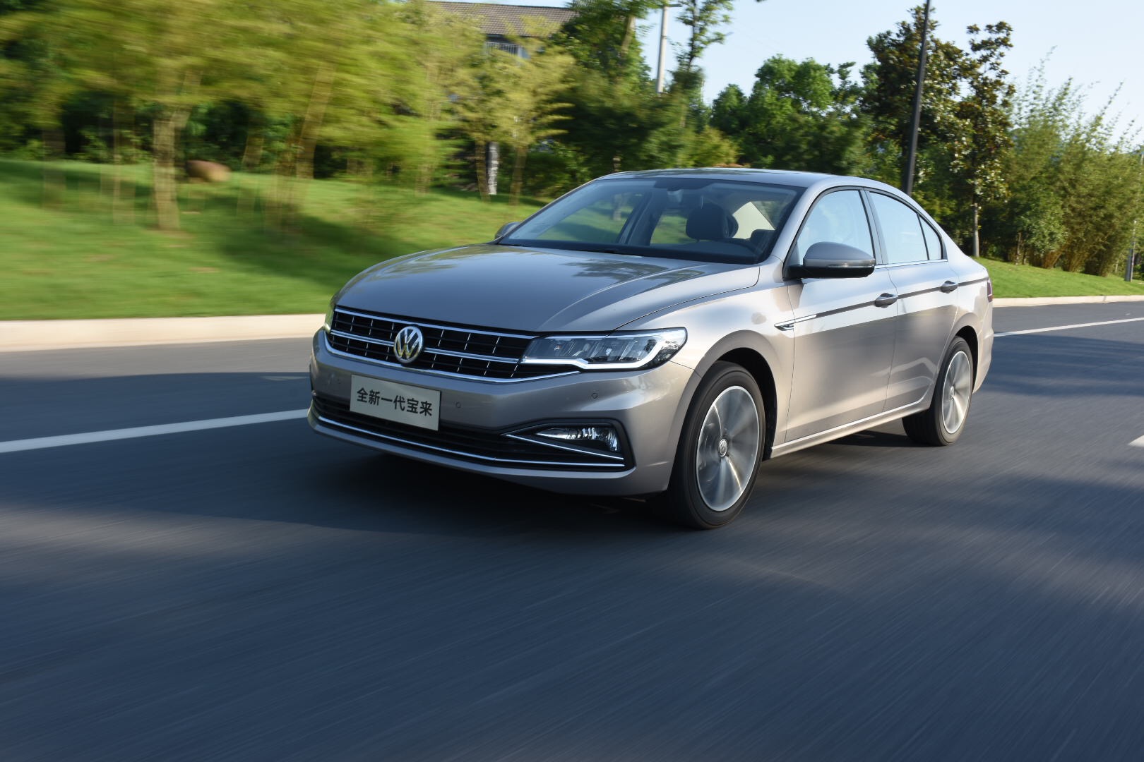 全国首试|"驾驶者之车"重塑归来 试驾一汽-大众全新一代宝来