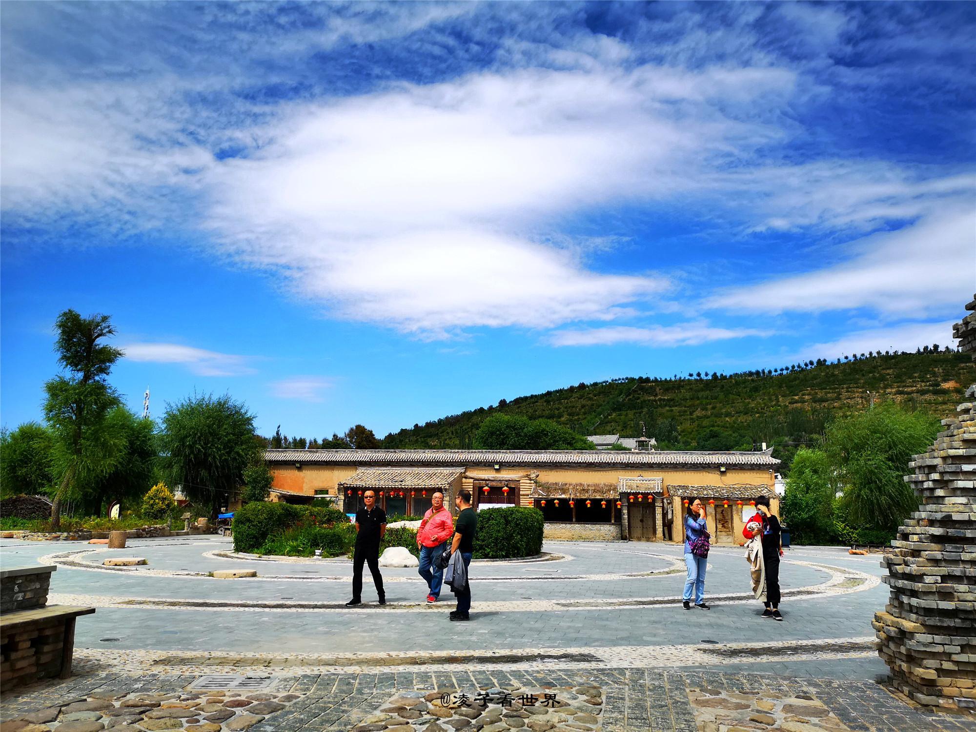 塞上江南美美的老巷子,黄土坡上的红崖村