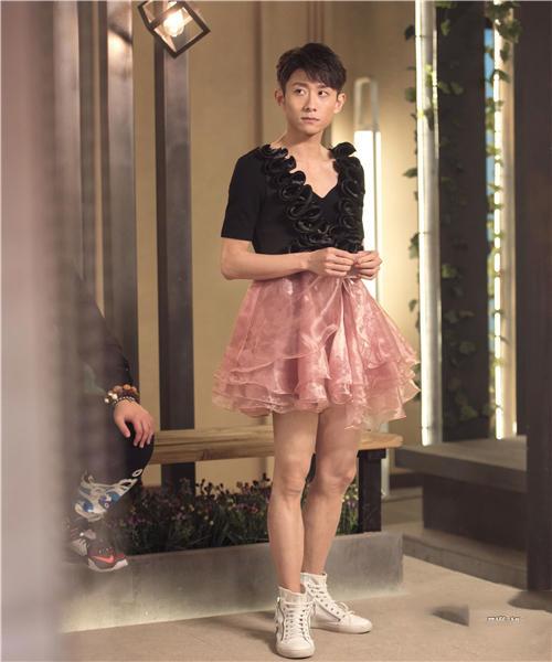 陈伟霆刘昊然王俊凯等小鲜肉都在戏里男扮女装,最丑的是他