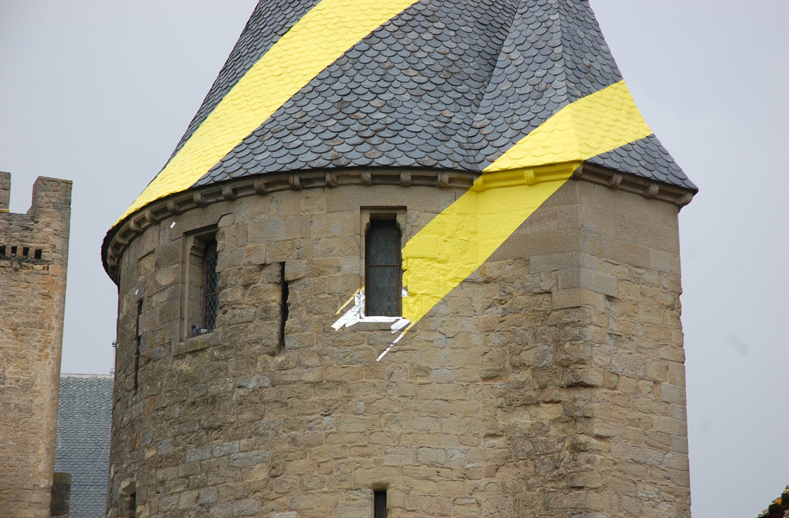 古堡上的同心圆瑞士艺术家 felice varini 热衷于使用几何图案将