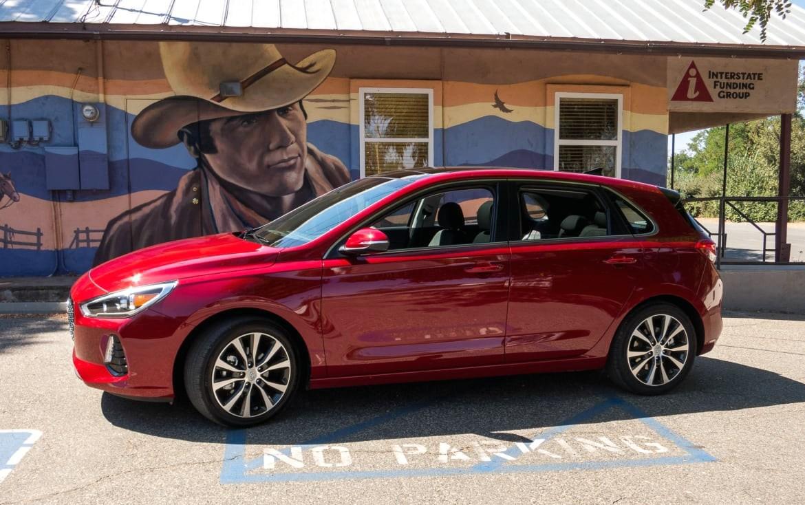 2018年两箱现代伊兰特gt, 提供类似suv的能力