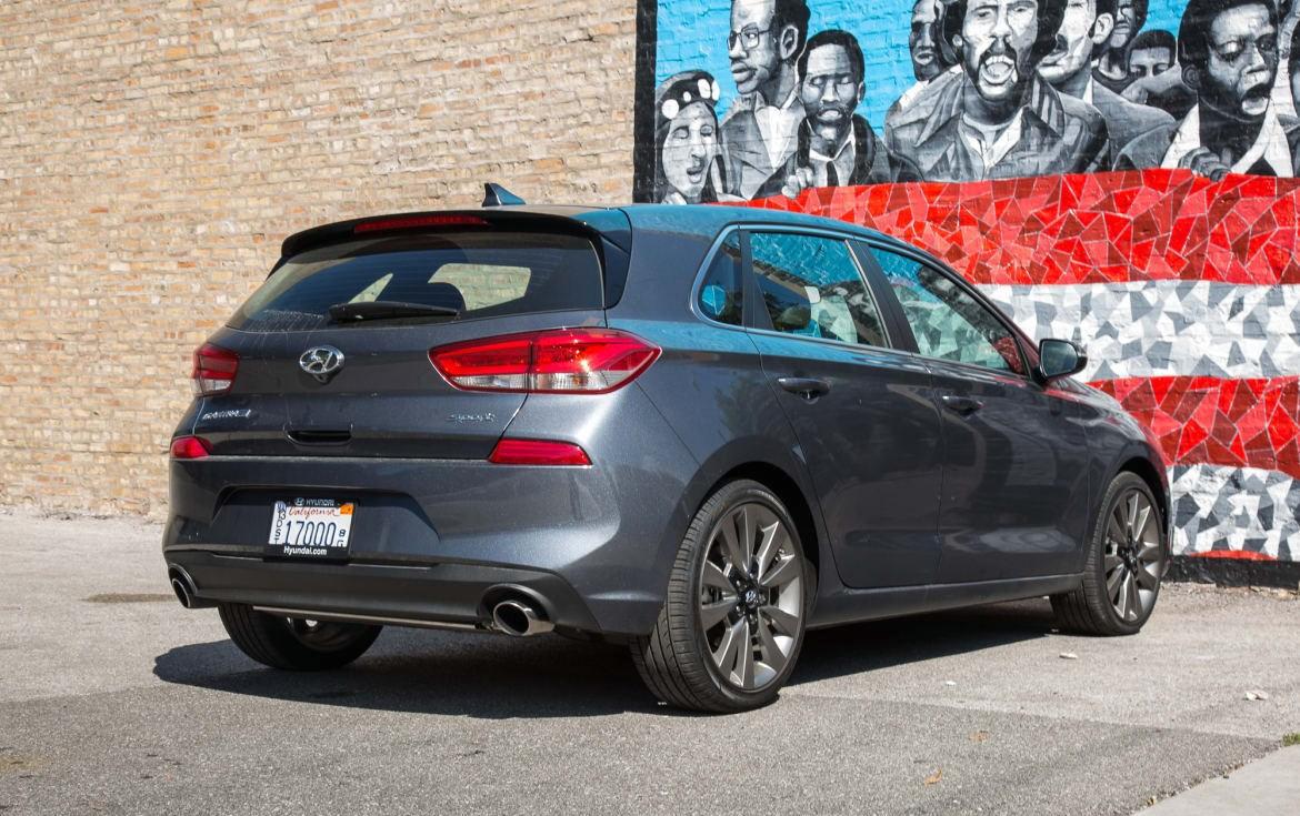 2018年两箱现代伊兰特gt, 提供类似suv的能力