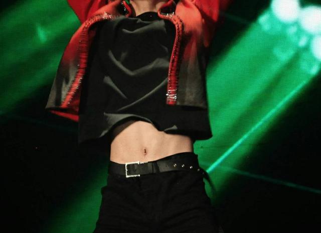 小鲜肉最狂野瞬间:王俊凯易烊千玺很man,他却本色狂野霸气