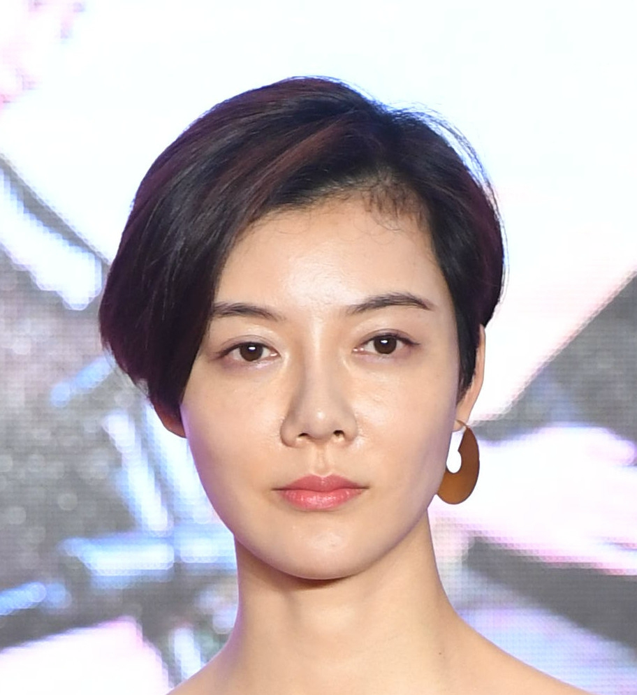 啜妮中国内地影视女演员美美的