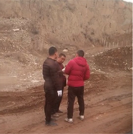 山西原平段家堡乡大厂沟私挖乱采严重