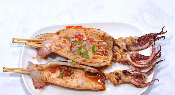 传统烤鱿鱼的经营模式和就餐方式中的种种弊端暴露无遗