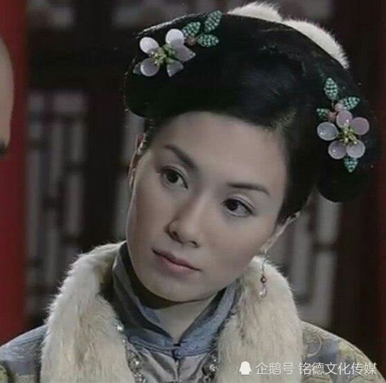 初恋男友推她上位成视后,患病险毁容结束十年恋情,现47岁仍单身