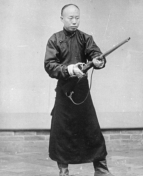 清朝真实老照片富人妻妾成群第二张是真实的小燕子